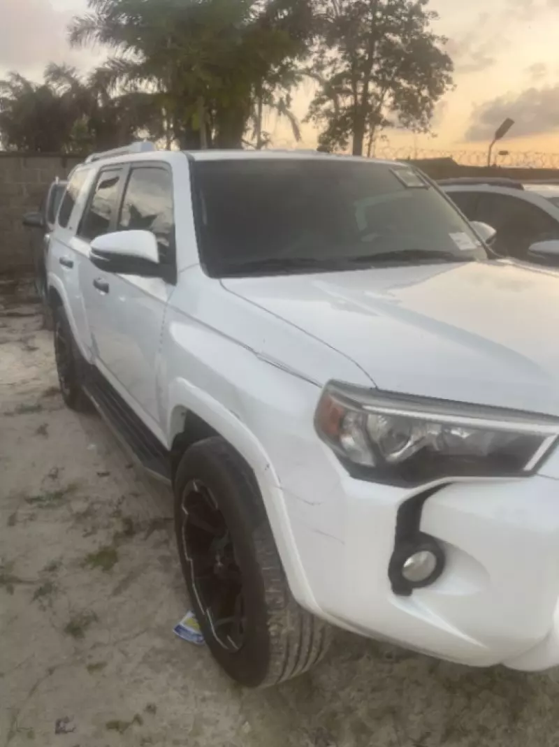 TOYOTA 4Runner   - 2016