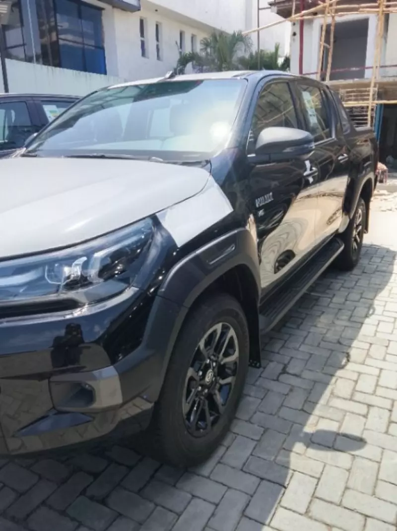 Toyota Hilux   - 2026
