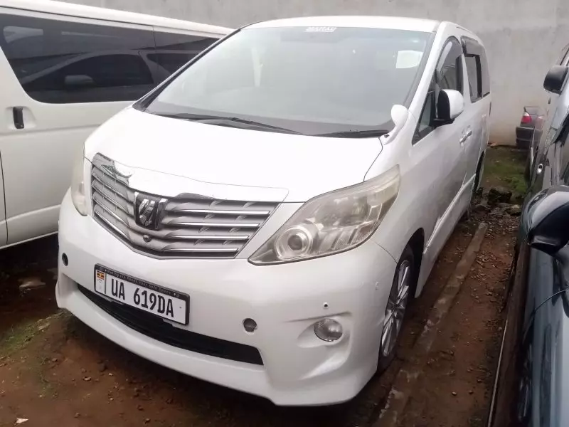 Toyota Alphard   - 2011