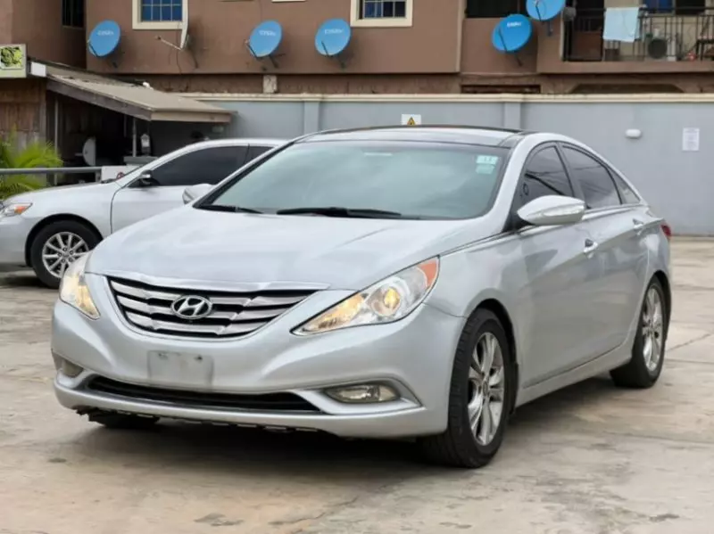 Hyundai Sonata   - 2015