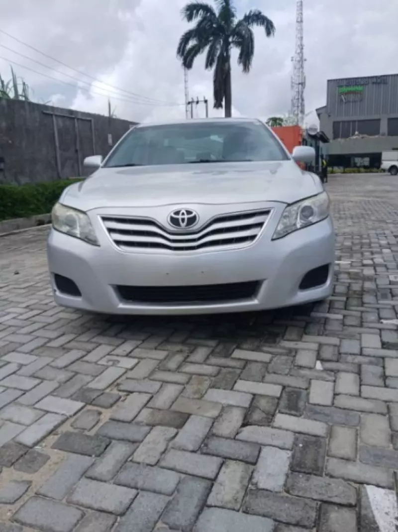 TOYOTA Camry - 2011