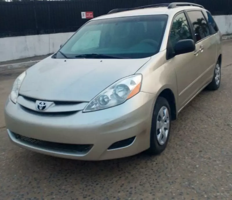 Toyota Sienna   - 2007