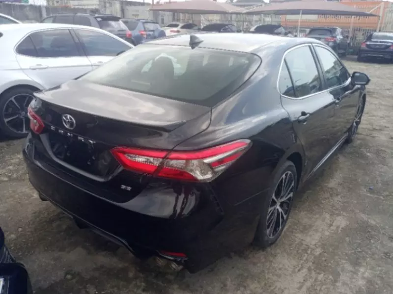 Toyota Camry   - 2019