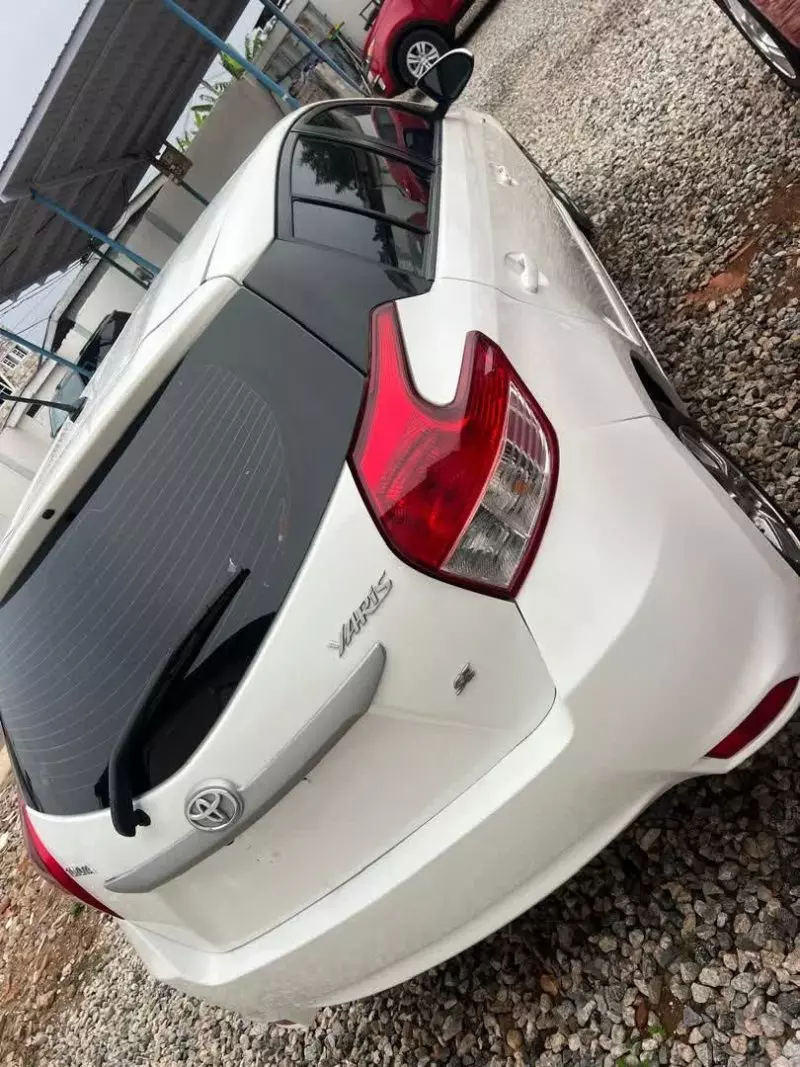 Toyota Yaris   - 2015