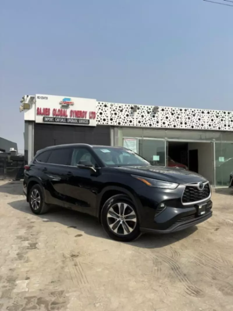 Toyota Highlander   - 2022