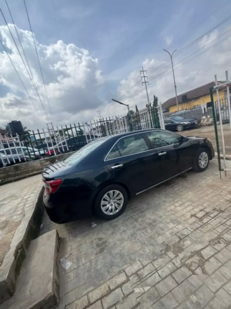 Toyota Camry   - 2014