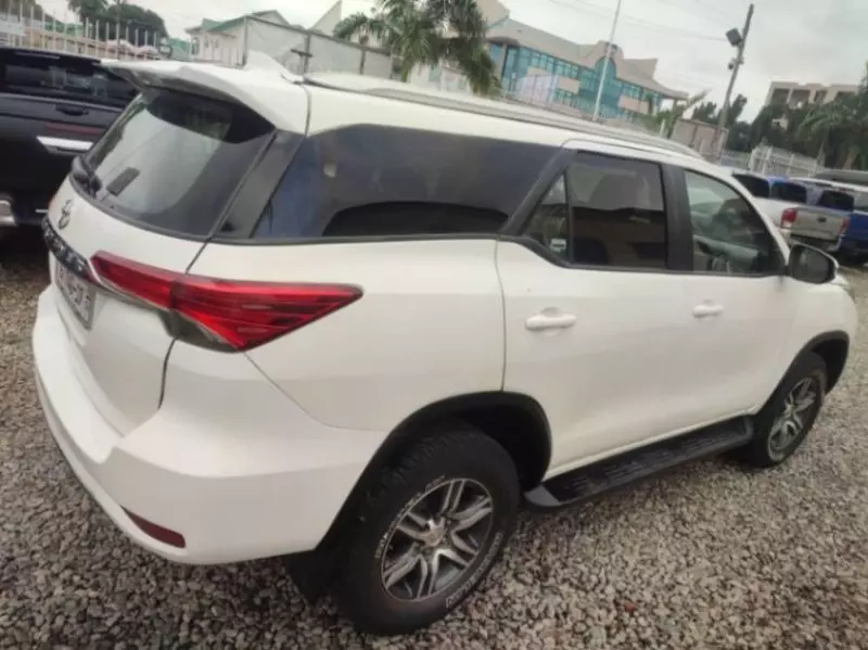 TOYOTA Fortuner   - 2019