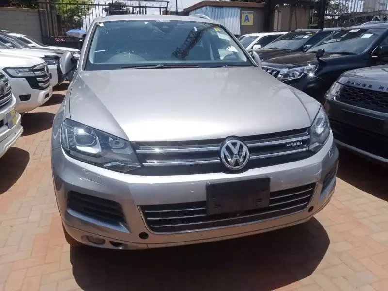 Volkswagen Touareg   - 2012