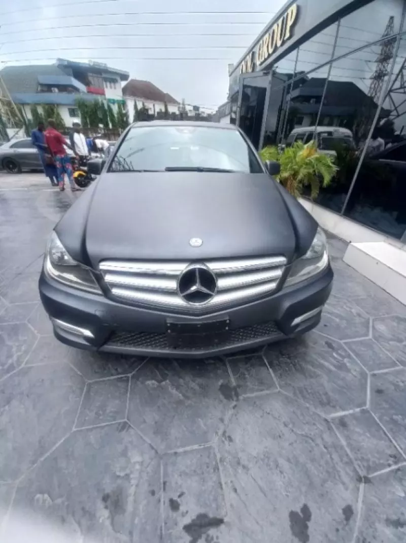 Mercedes-Benz C 300   - 2012