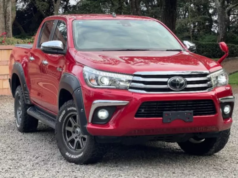 Toyota Hilux   - 2018