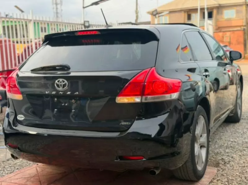 TOYOTA Venza   - 2012