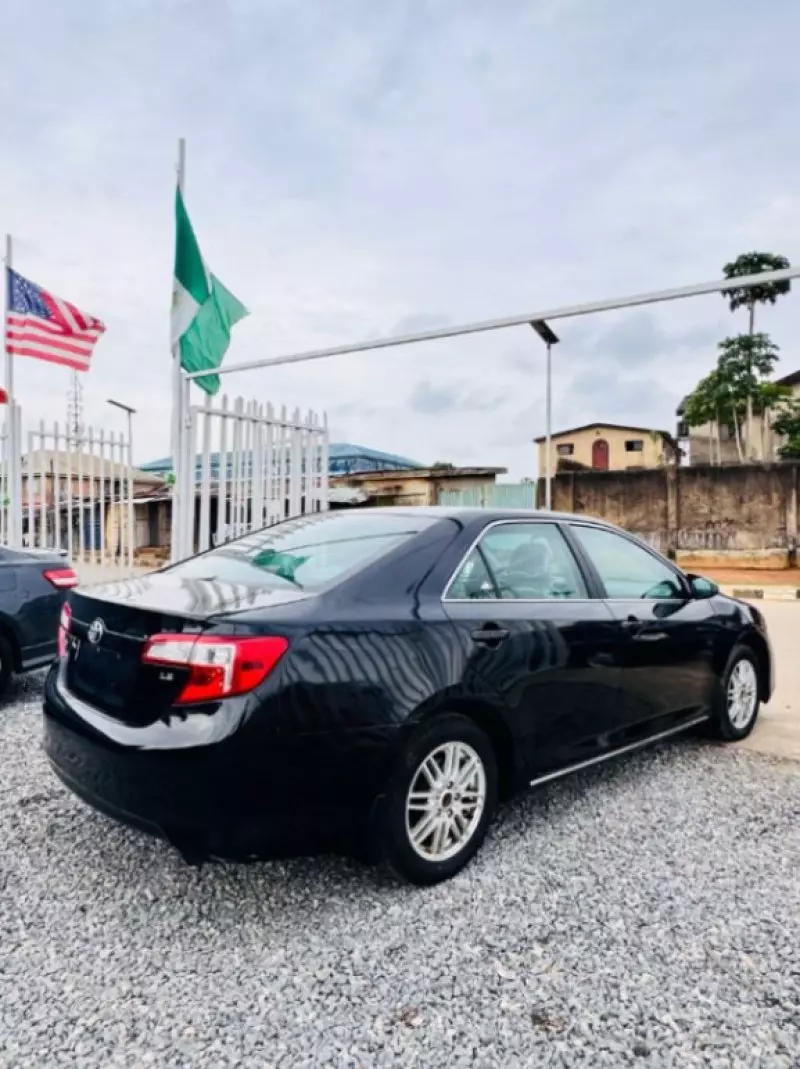 Toyota Camry   - 2014