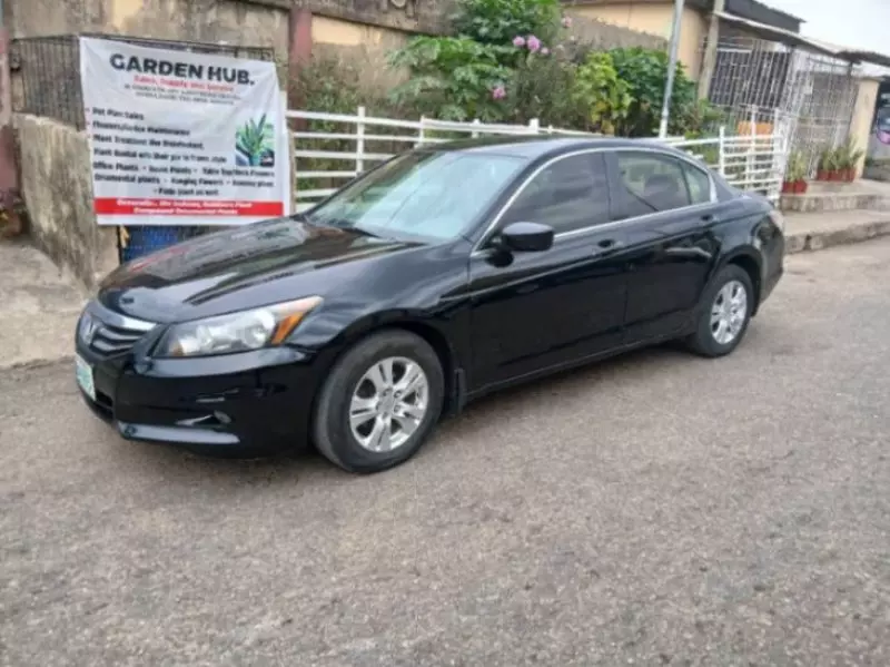 Honda Accord   - 2010