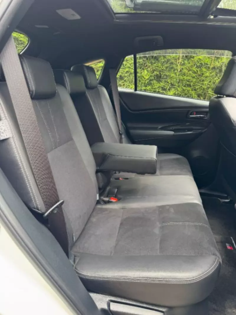 Toyota Harrier   - 2019