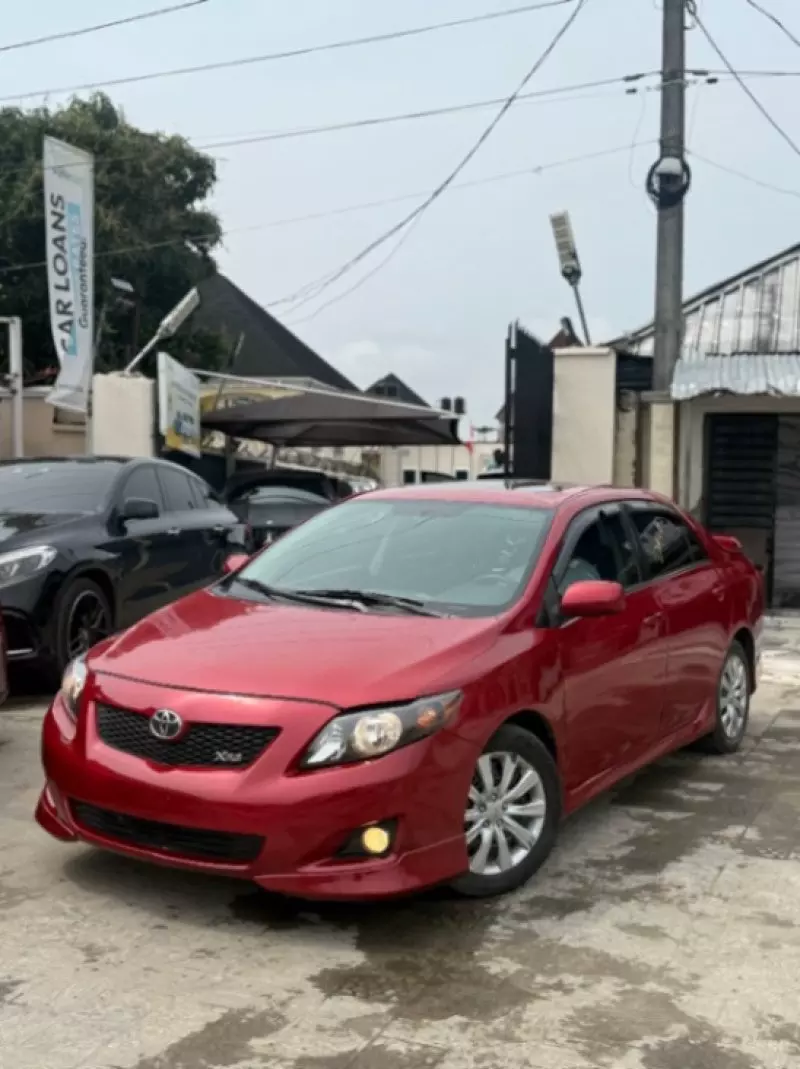 Toyota Corolla   - 2009