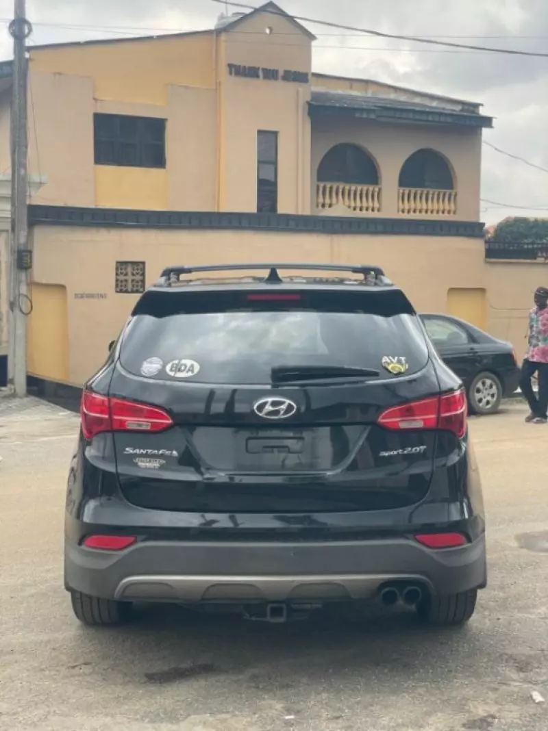 Hyundai Santa Fe   - 2013
