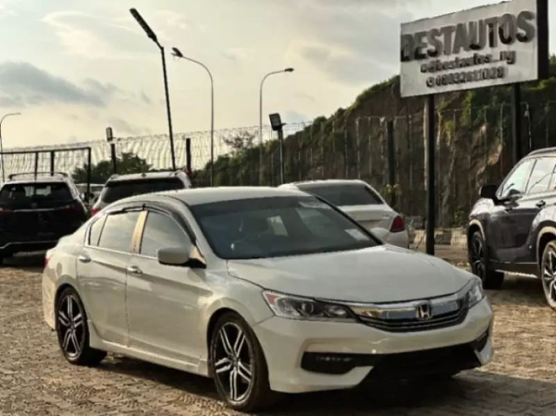 Honda Accord   - 2016