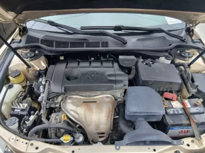 Toyota Camry   - 2011