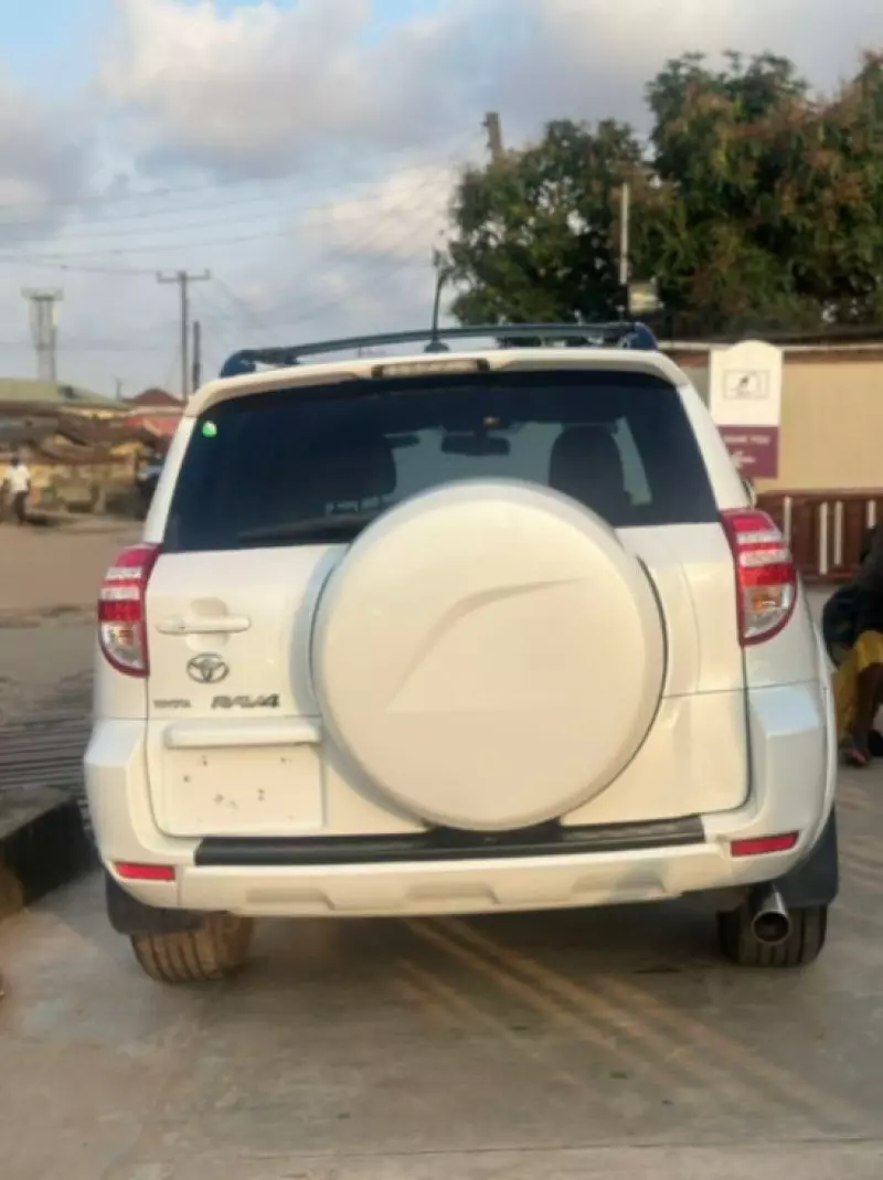 Toyota RAV 4   - 2009