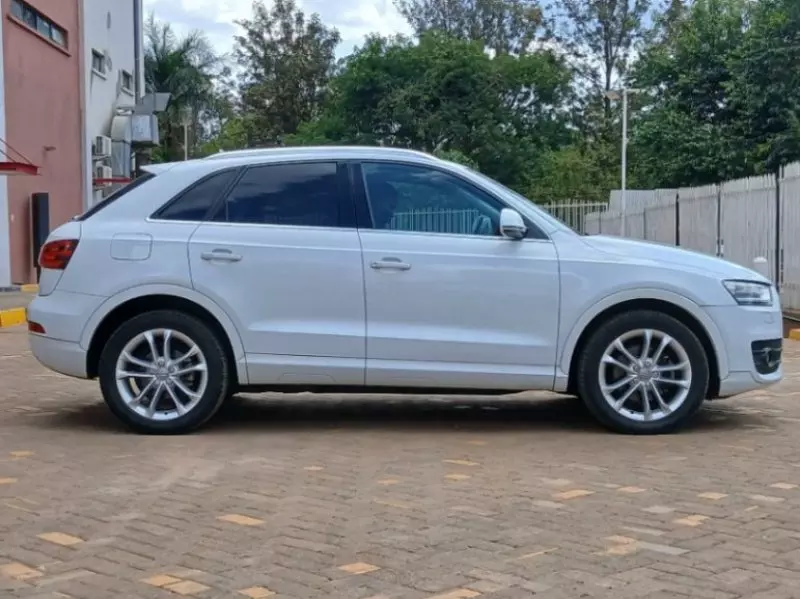 Audi Q3   - 2016