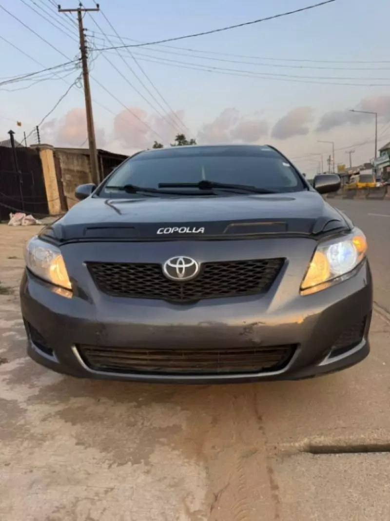 Toyota Corolla   - 2010