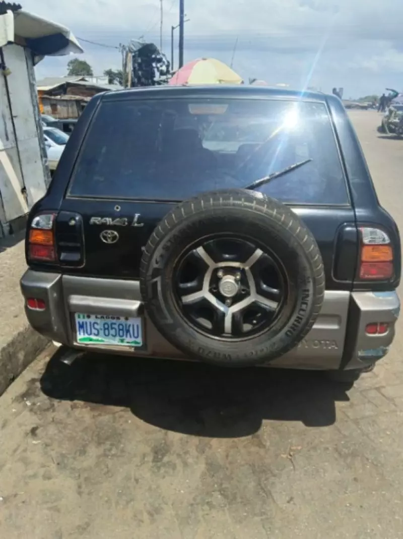 TOYOTA RAV 4   - 1999