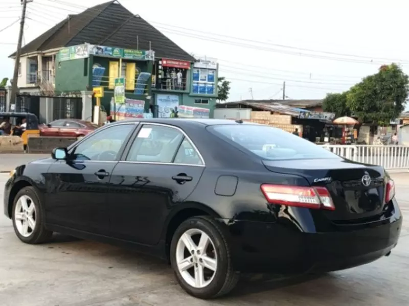 TOYOTA Camry   - 2010