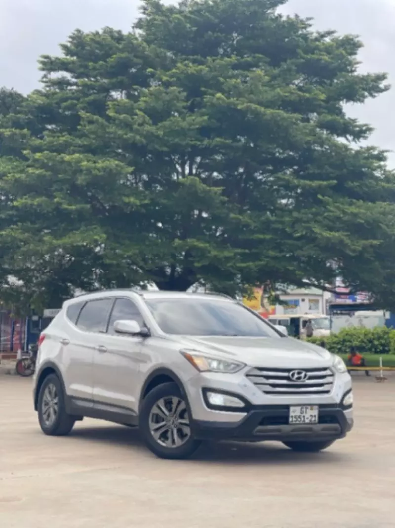 Hyundai Santa Fe   - 2015