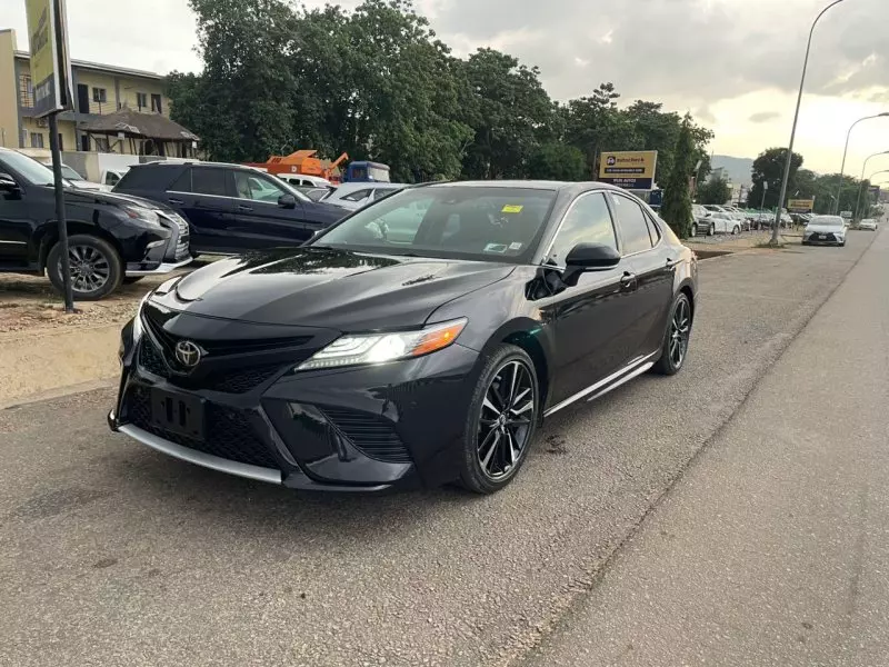 Toyota Camry - 2018