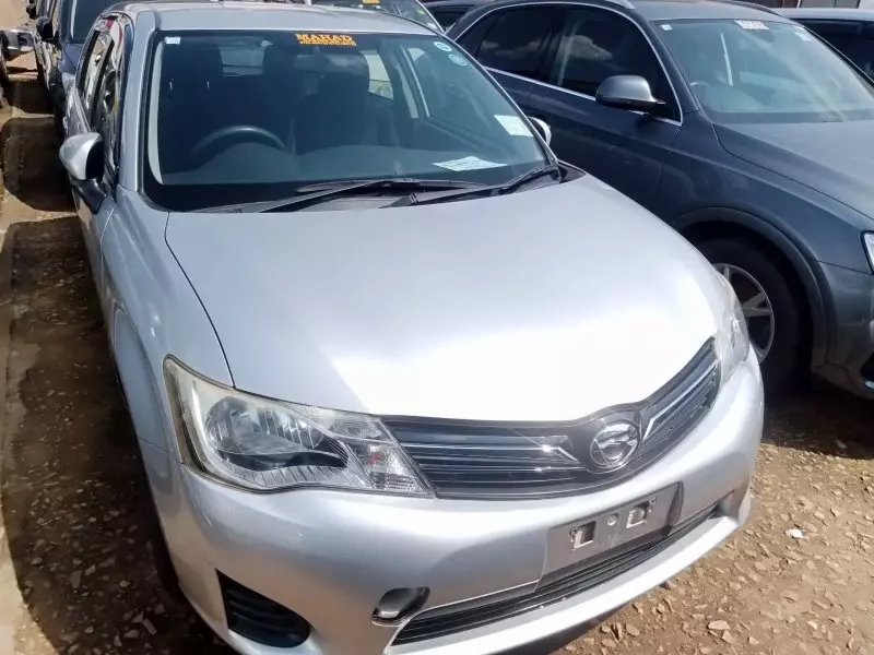 Toyota Fielder    - 2012