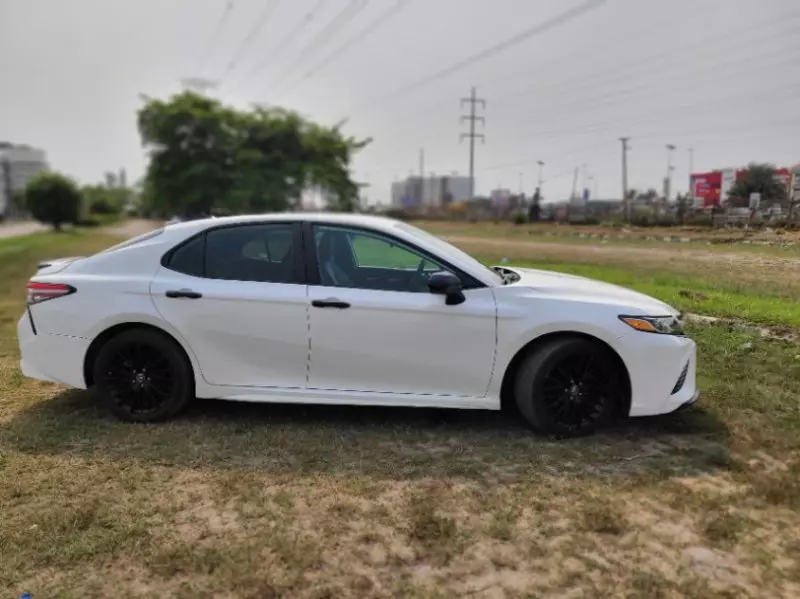 Toyota Camry - 2019