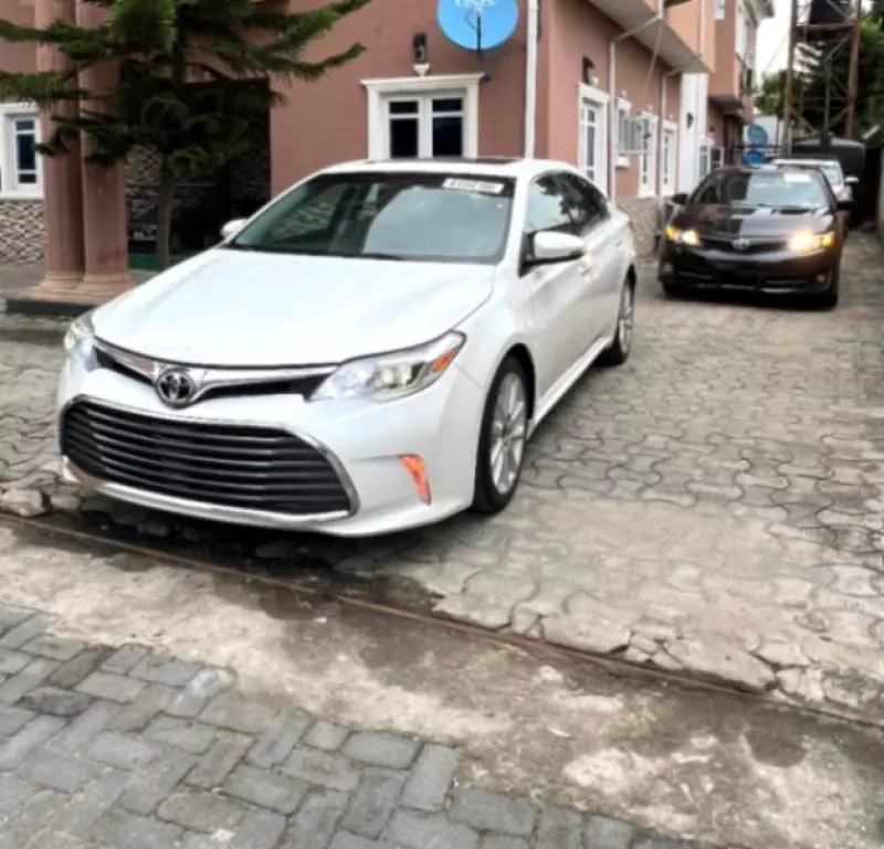 TOYOTA Avalon - 2014