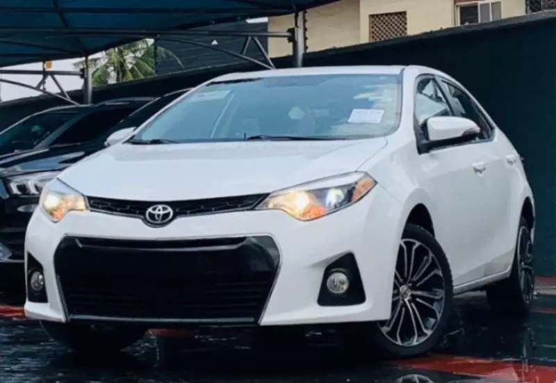 TOYOTA Corolla - 2014