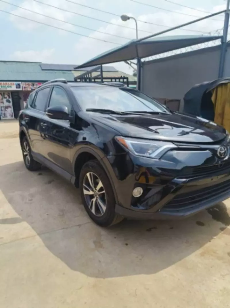 Toyota RAV 4   - 2016