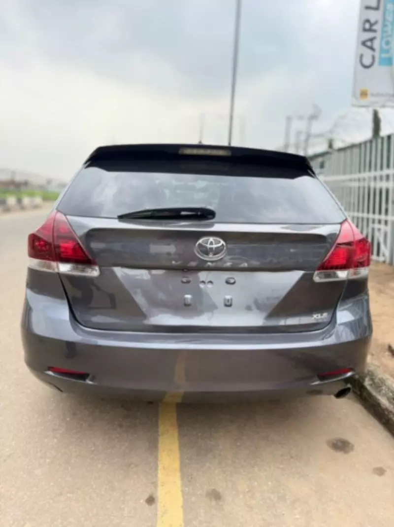 Toyota Venza   - 2014