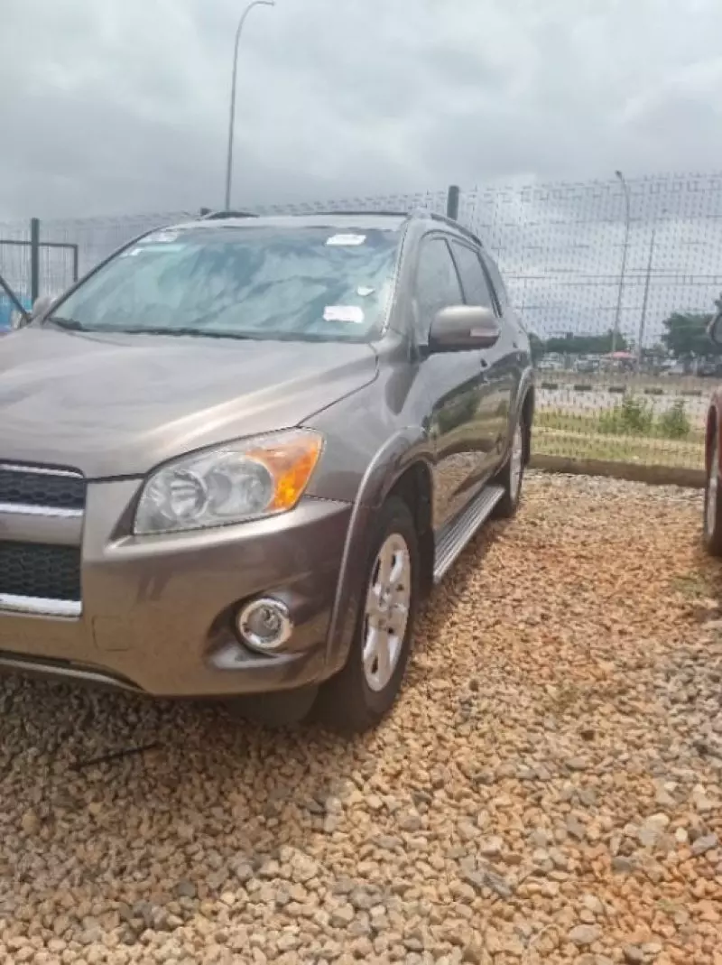 TOYOTA RAV 4   - 2010