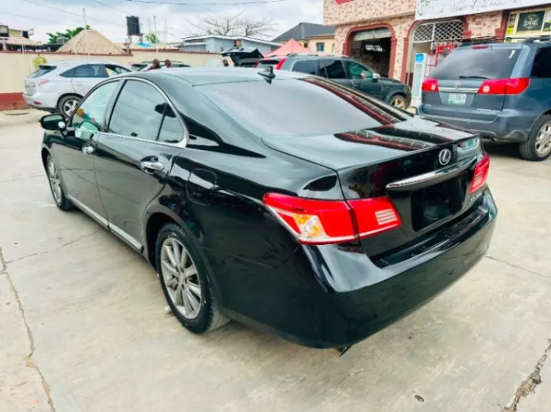 Lexus ES   - 2012