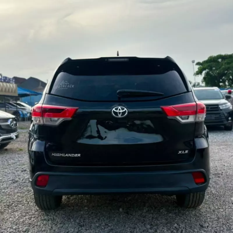 TOYOTA Highlander   - 2016