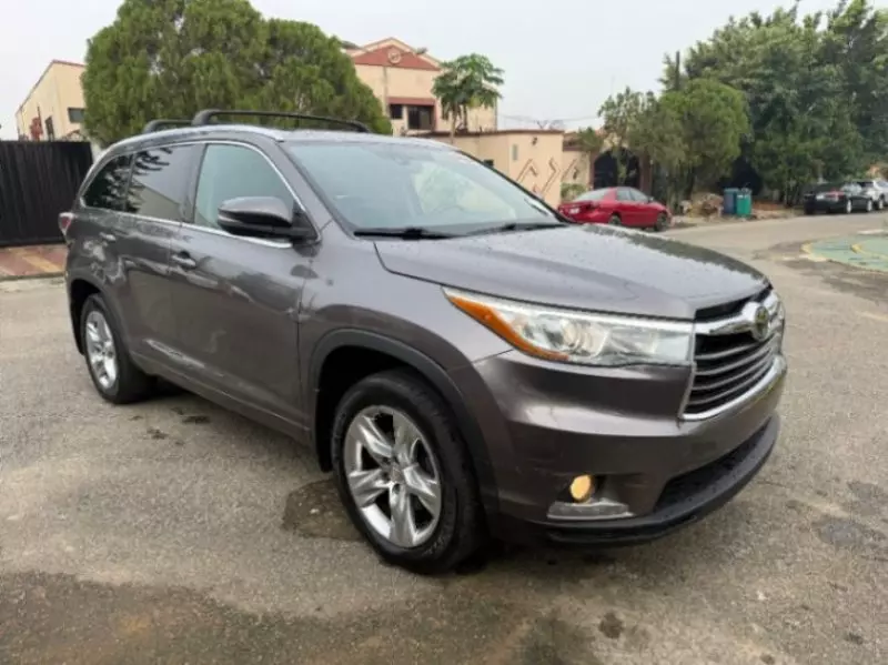 Toyota Highlander   - 2014