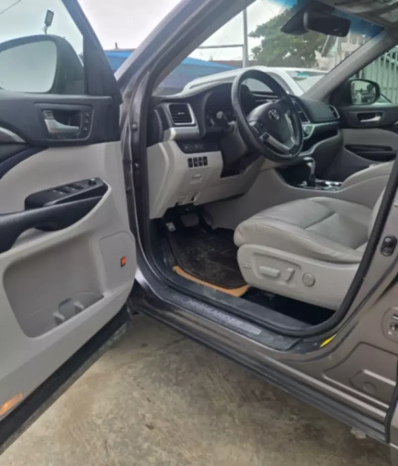 TOYOTA Highlander   - 2018