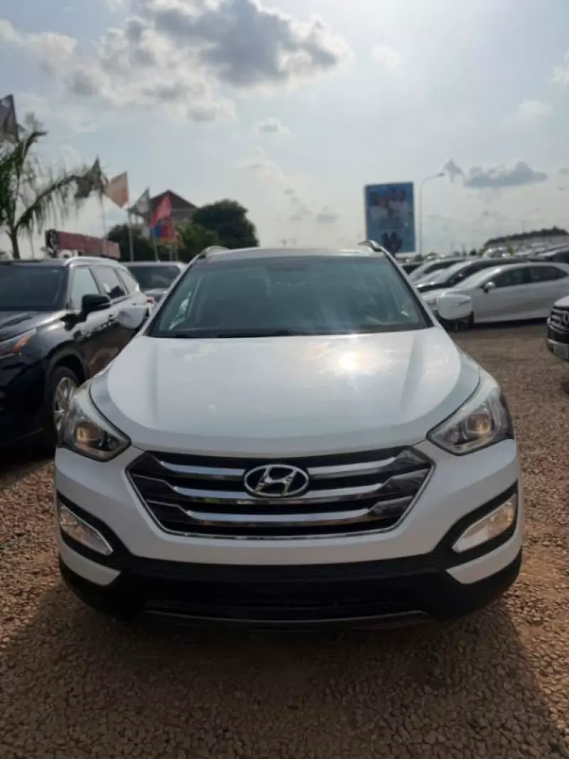 Hyundai Santa Fe   - 2014