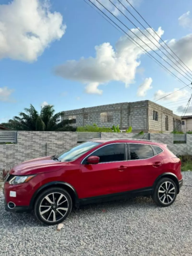 Nissan Rogue   - 2017