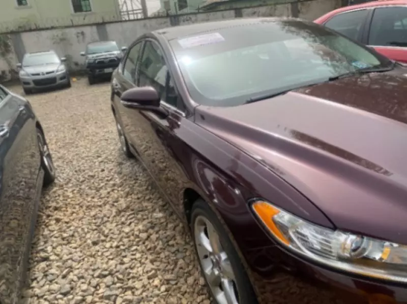 Ford Fusion   - 2013