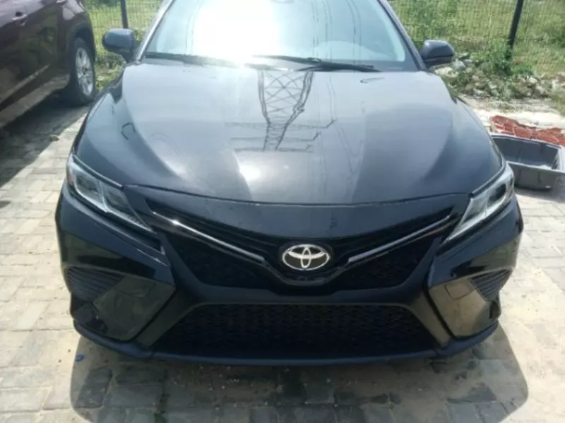 Toyota Camry   - 2018