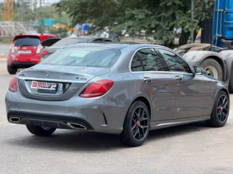 Mercedes-Benz C-Class - 2018