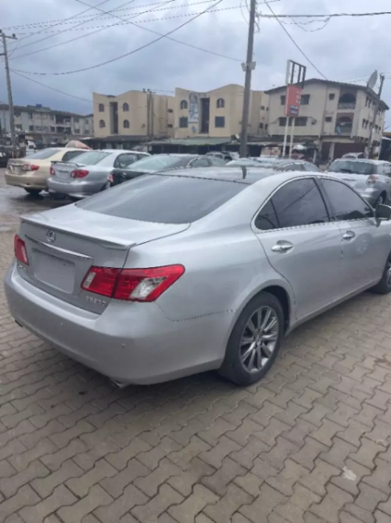 Lexus ES 350   - 2009