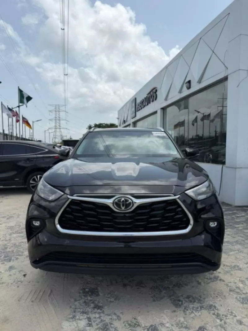 Toyota Highlander   - 2020