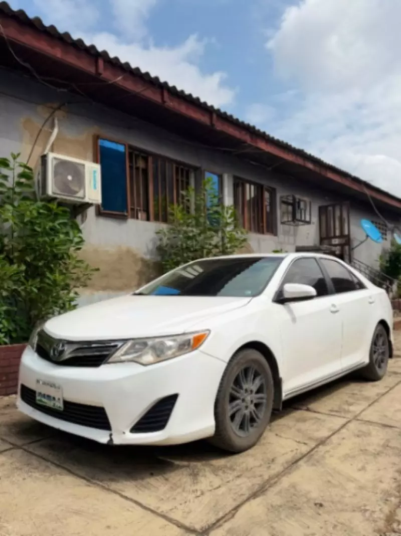 TOYOTA Camry   - 2012