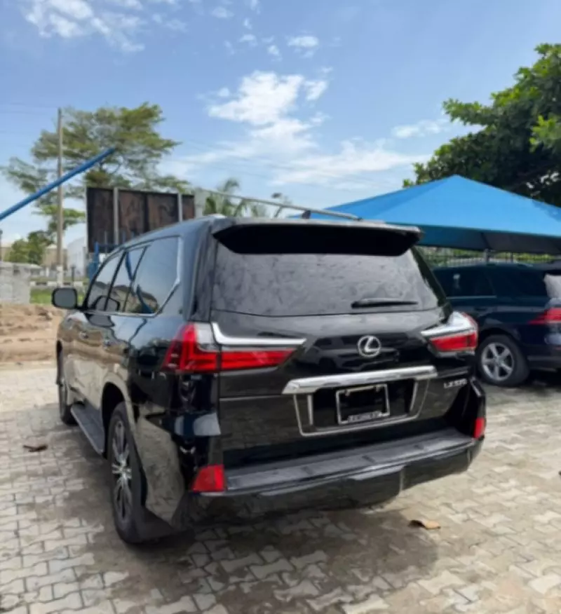 Lexus LX 570   - 2020