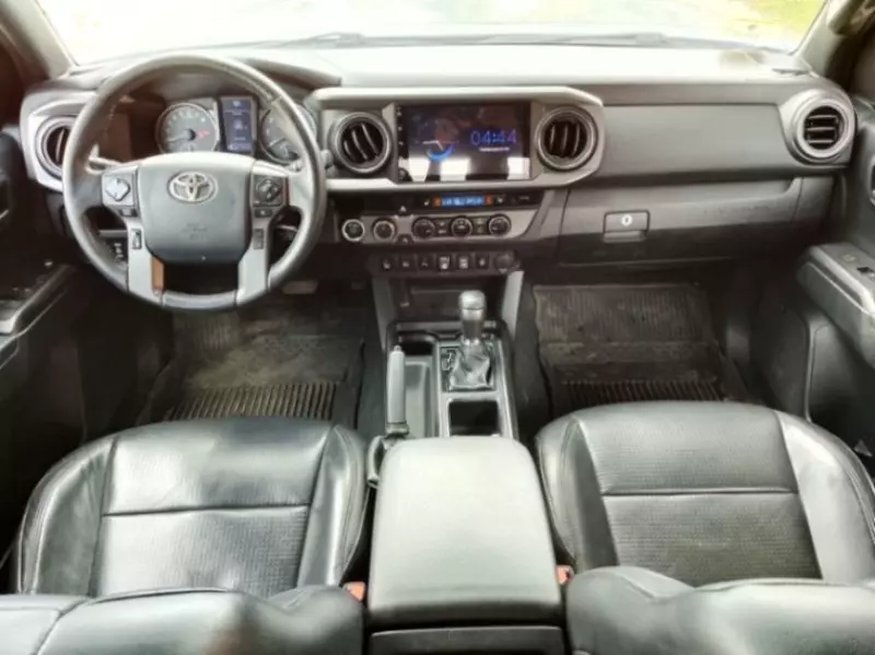 Toyota Tacoma   - 2018